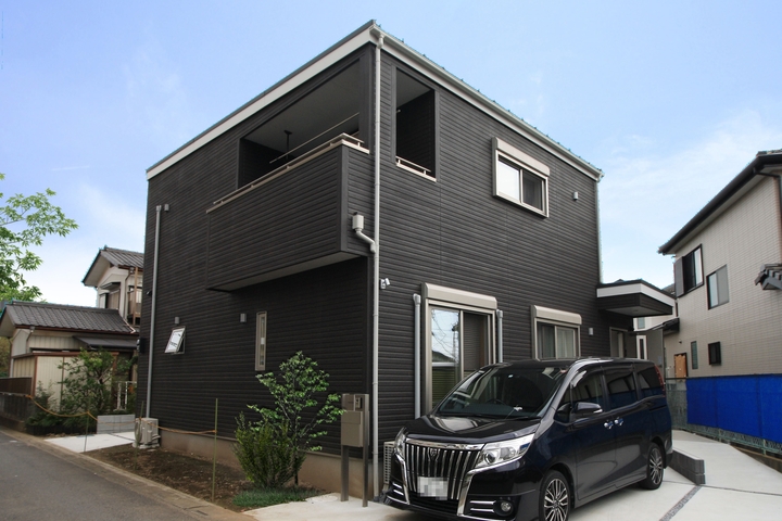 大きなインナーバルコニーが嬉しいシンプルにかっこいい家 外観 施工例ギャラリー さいたま市 加須市 久喜市 上尾市の新築一戸建 土地分譲 リフォームならケイアイプレスト 売主 大きなインナーバルコニーが嬉しいシンプルにかっこいい家 外観 施工例ギャラリー さいたま市 加須市 久喜市 上尾市の新築一戸建 土地分譲 リフォームならケイアイプレスト 売主